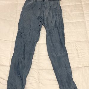 Women’s lounge pants. Elastic waistband. Skinny around ankles